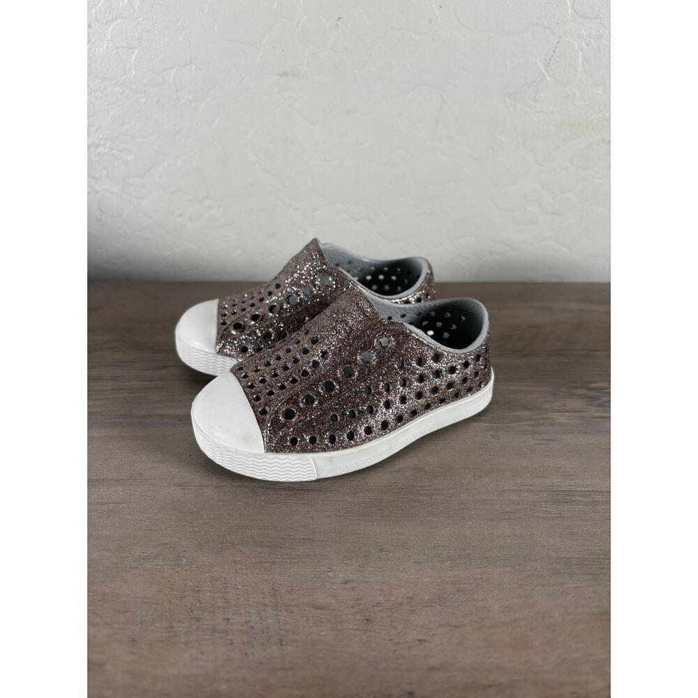 NATIVE Jefferson‎ Bling Shoes Toddler Baby Sz C4 Metal Shell White Waterproof